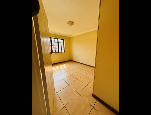 2 BEDROOM APARTMENT TO LET IN OLYMPUS AH